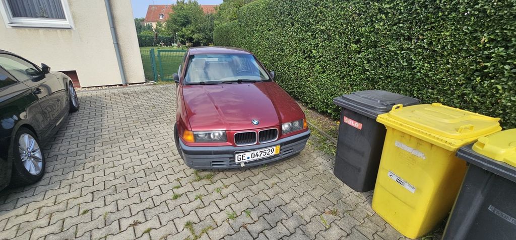 BMW 318 121.121 km 2.000 &euro; Gelsenkirchen 45899